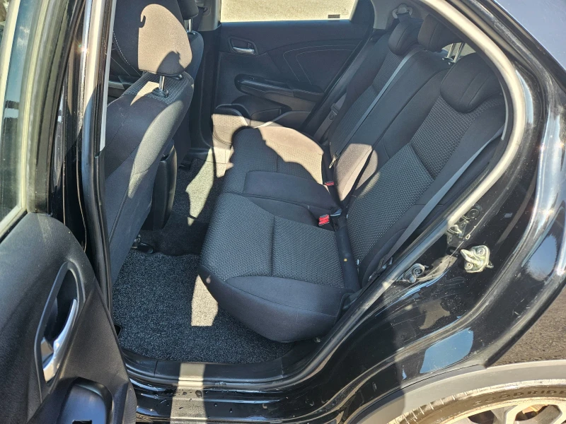 Honda Civic 1.5D Evro6, снимка 8 - Автомобили и джипове - 49220436