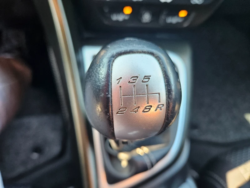 Honda Civic 1.5D Evro6, снимка 12 - Автомобили и джипове - 49220436