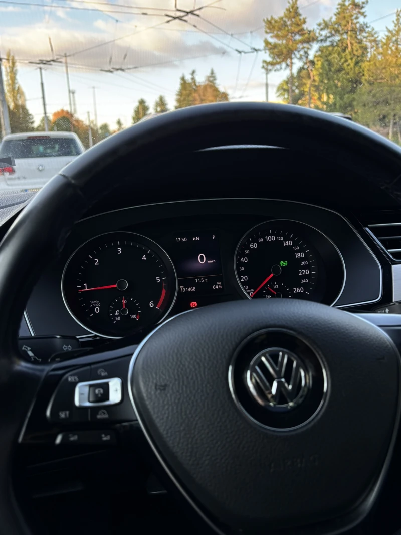 VW Passat, снимка 12 - Автомобили и джипове - 52061822