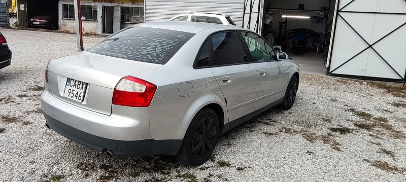 Audi A4 1.8T, снимка 6 - Автомобили и джипове - 52173078