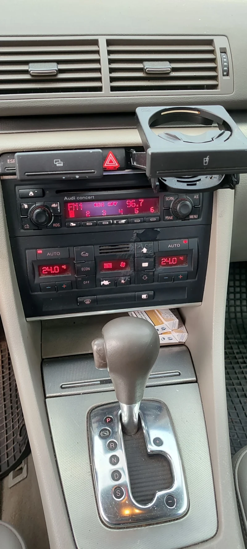 Audi A4 1.8T, снимка 2 - Автомобили и джипове - 52173078