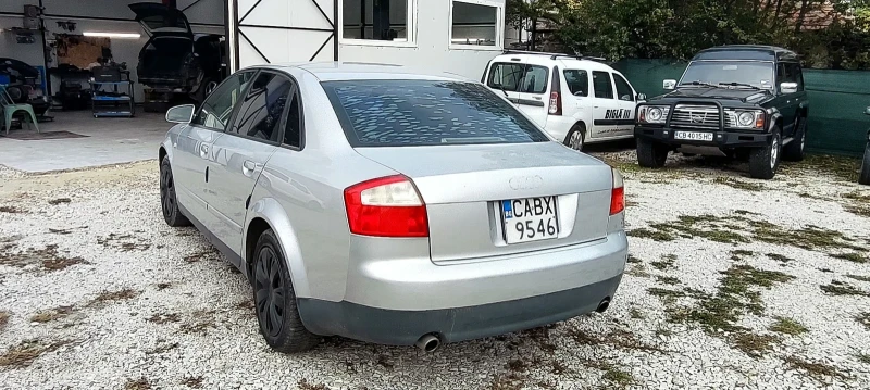 Audi A4 1.8T, снимка 7 - Автомобили и джипове - 52173078