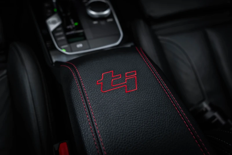 BMW 128 Ti * Msport* Pano, снимка 17 - Автомобили и джипове - 52551871