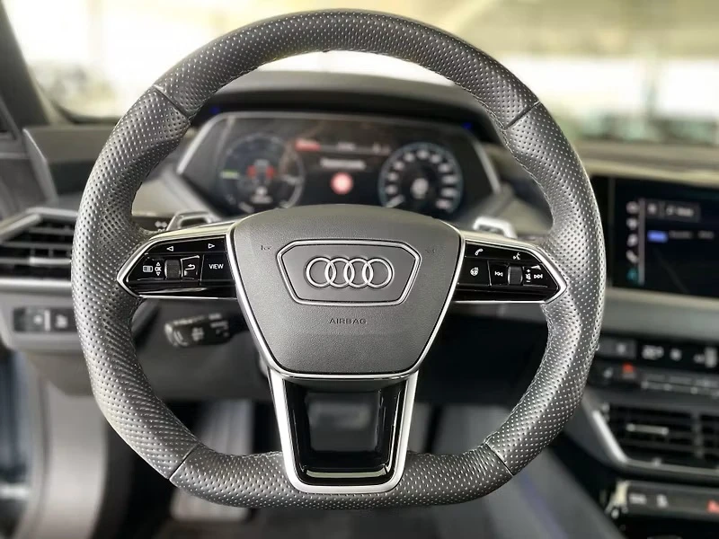 Audi E-Tron GT Quattro, снимка 4 - Автомобили и джипове - 54139074