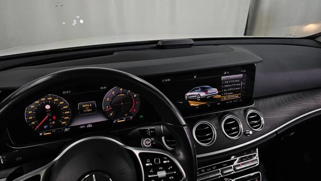 Mercedes-Benz E 300 AMG* LINE* BURMESTER* ОБДУХВАНЕ* ДИСТРОНИК* ХЕДЪП*, снимка 10 - Автомобили и джипове - 56318036