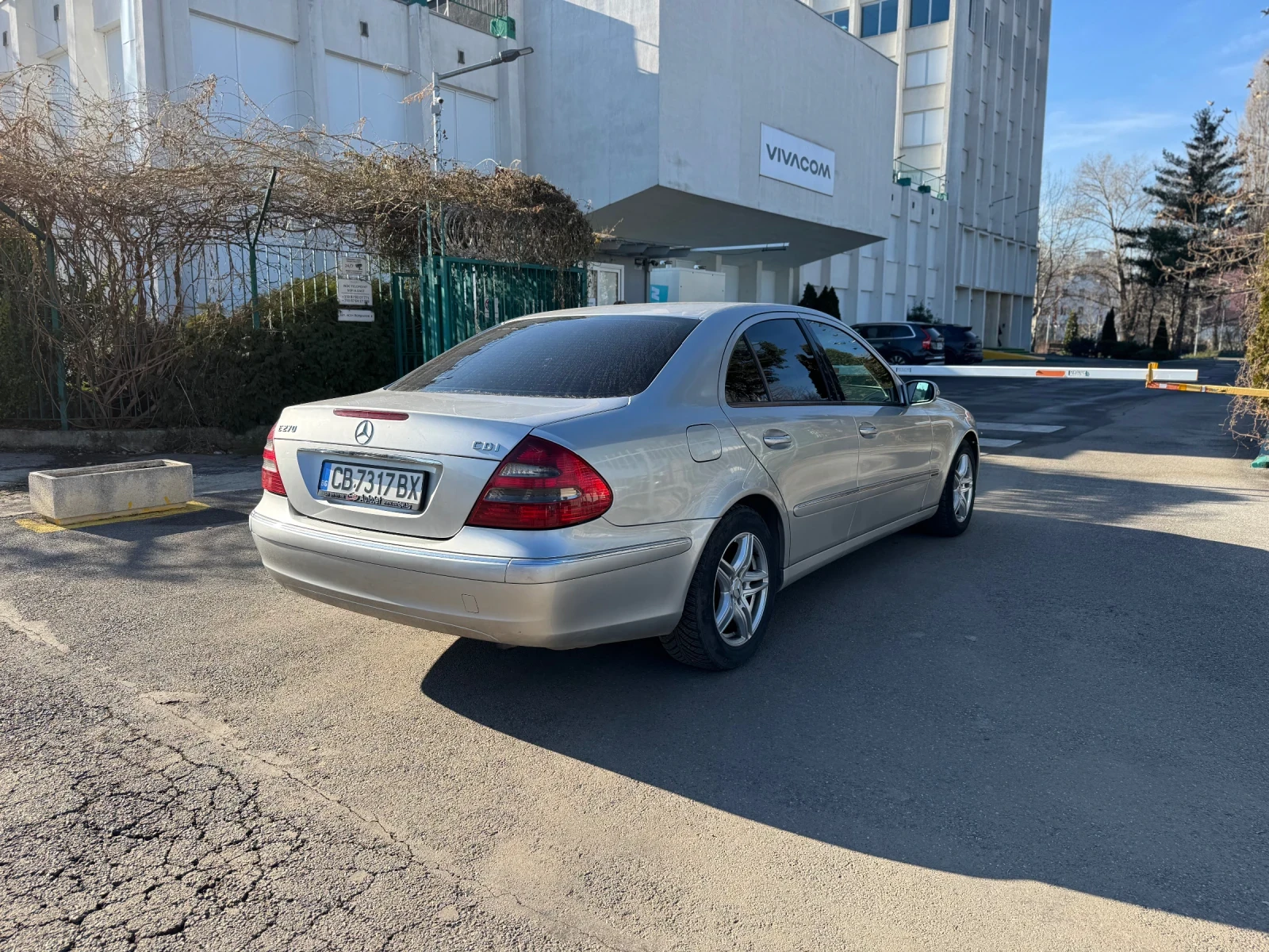 Mercedes-Benz E 270 CDI - изображение 4