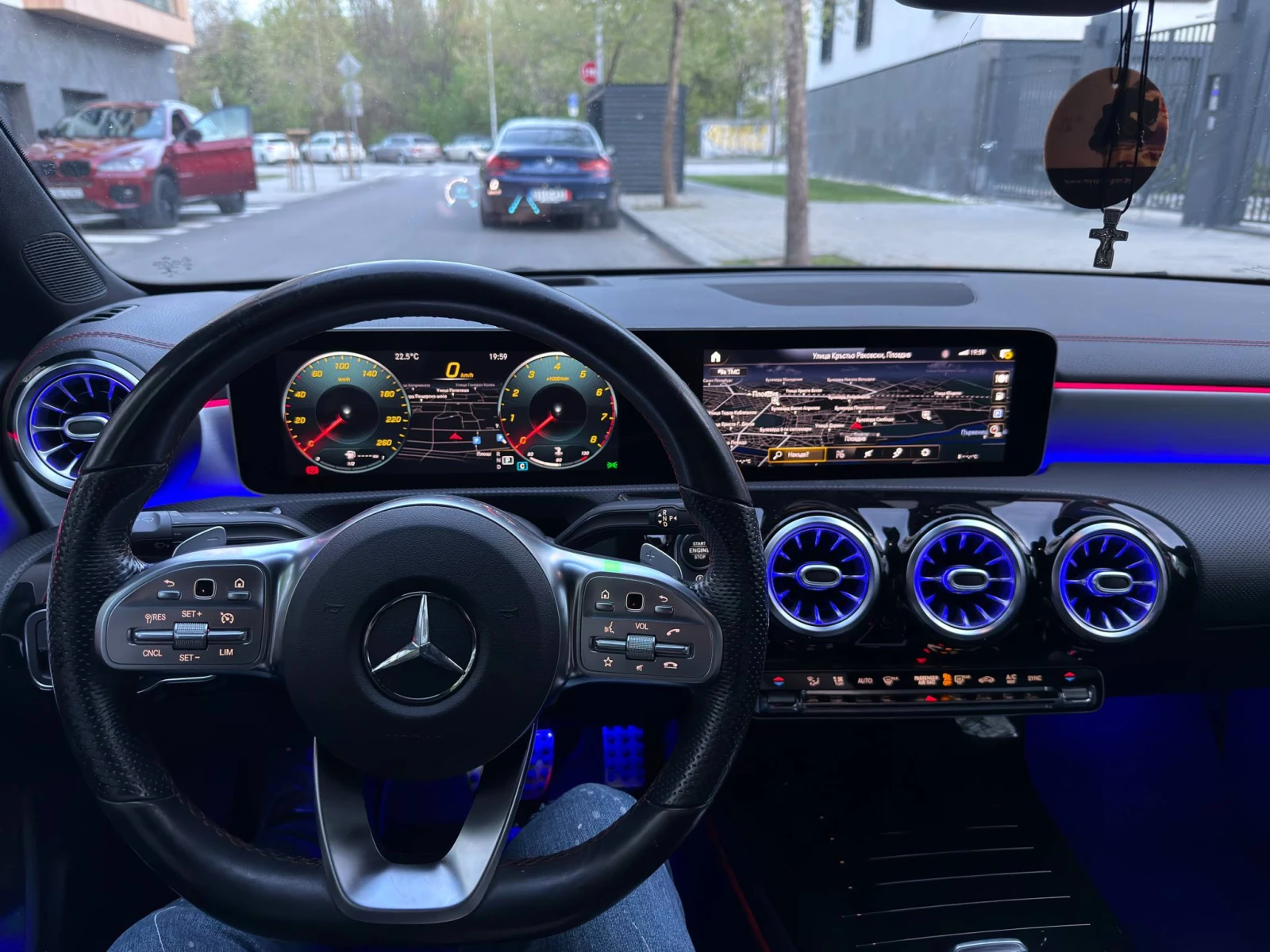 Mercedes-Benz CLA 180 AMG Line, Head-up - изображение 8