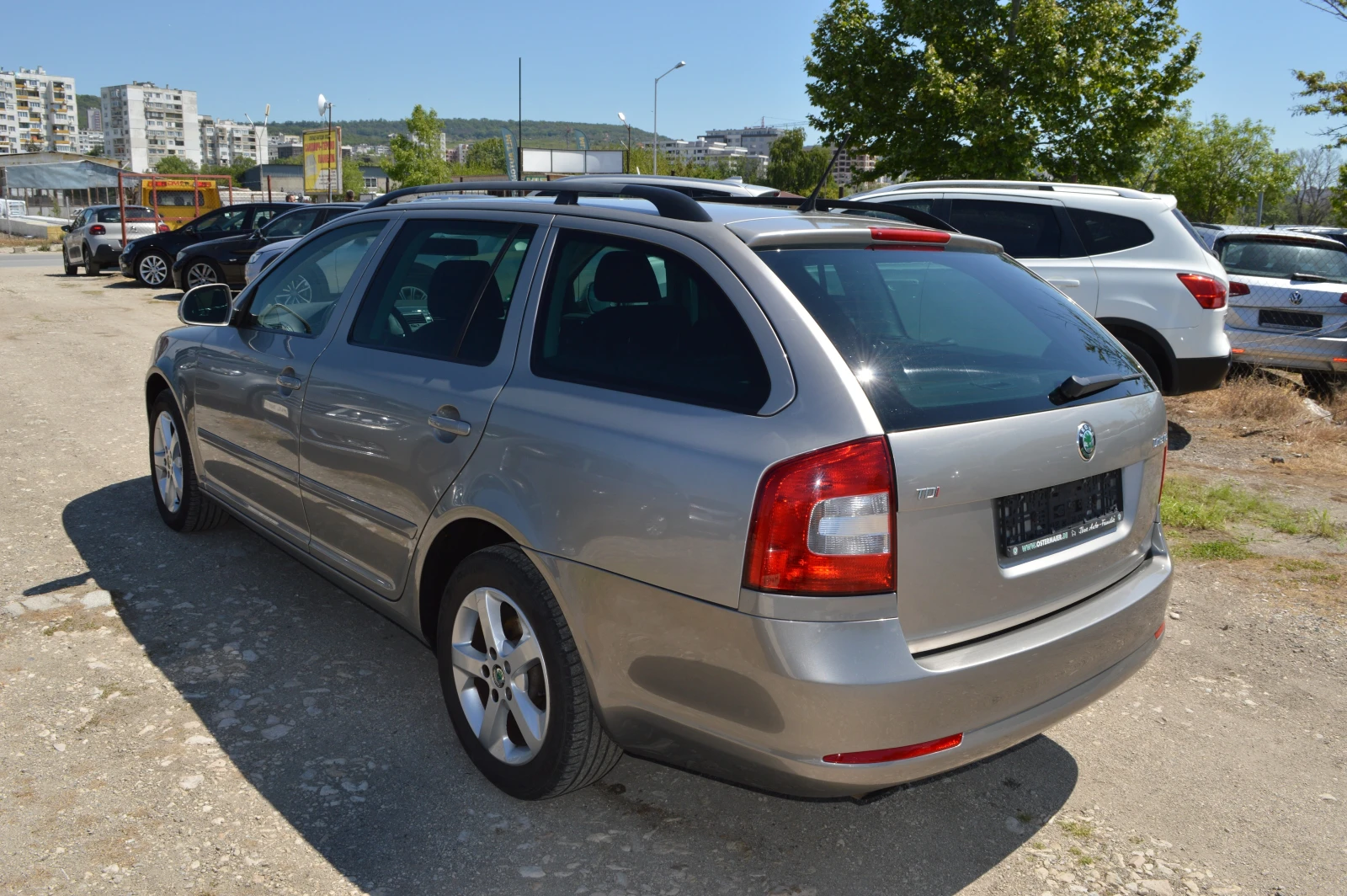 Skoda Octavia 2.0TDI-FACELIFT EURO 5A - изображение 10