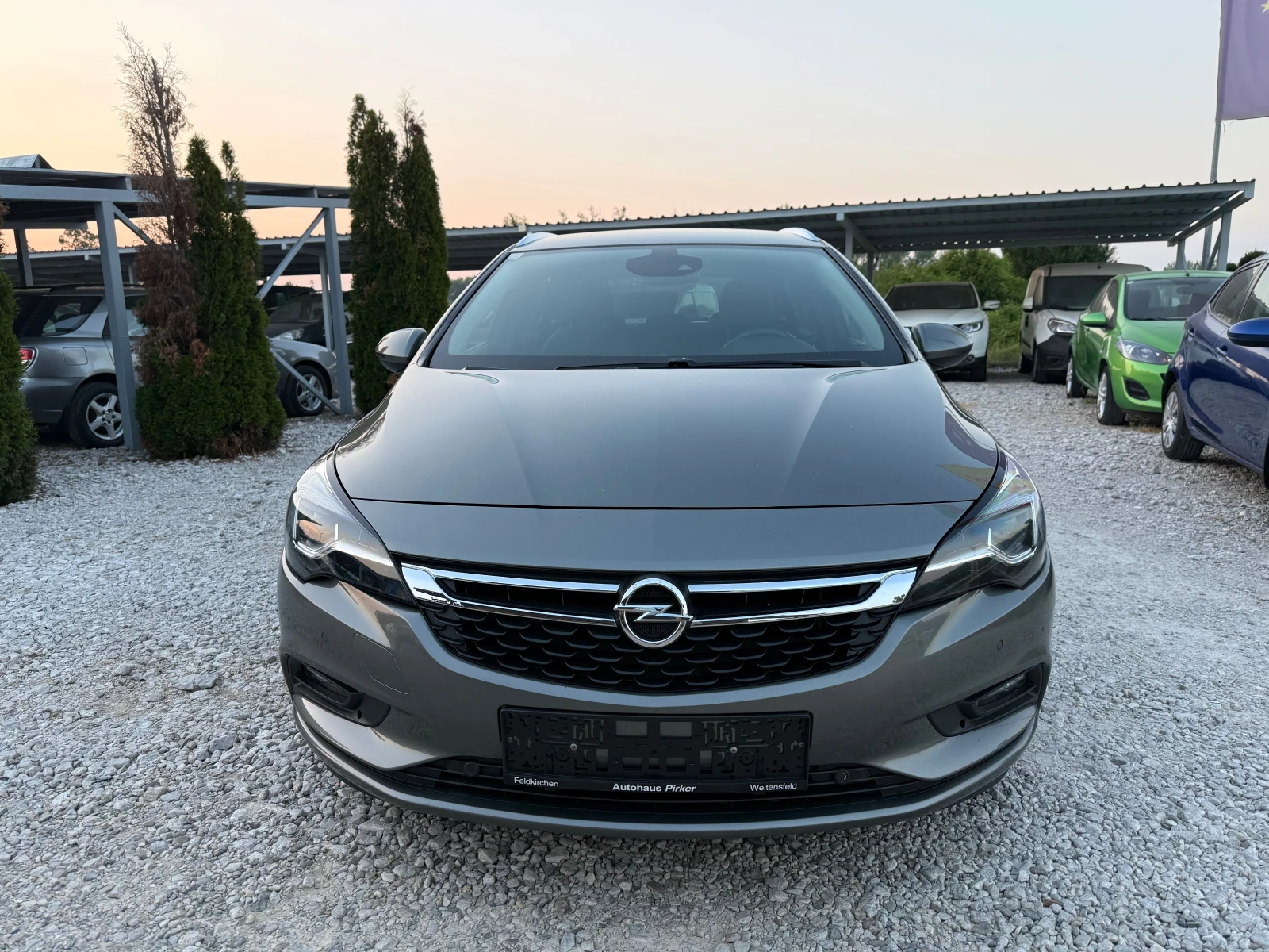 Opel Astra 1.6 CDTI !! НАВИ !! КАМЕРА !! РЕАЛНИ КМ. !! - изображение 8