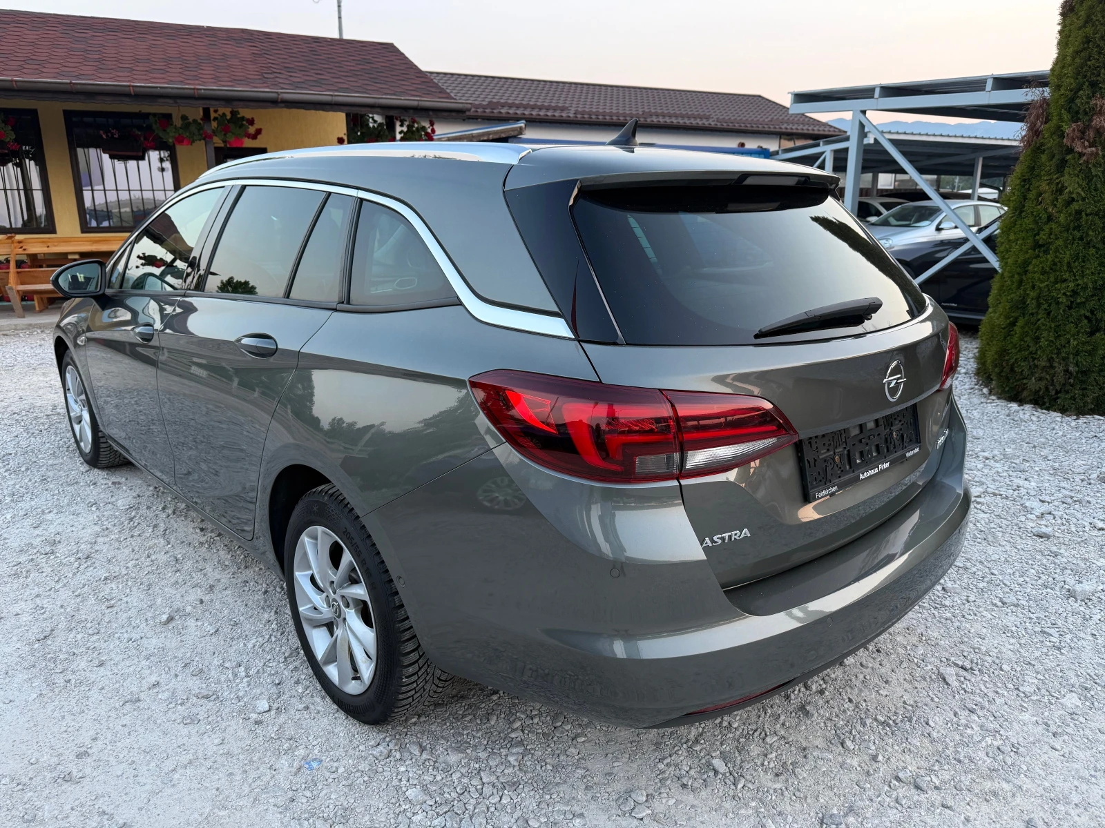 Opel Astra 1.6 CDTI !! НАВИ !! КАМЕРА !! РЕАЛНИ КМ. !! - изображение 3