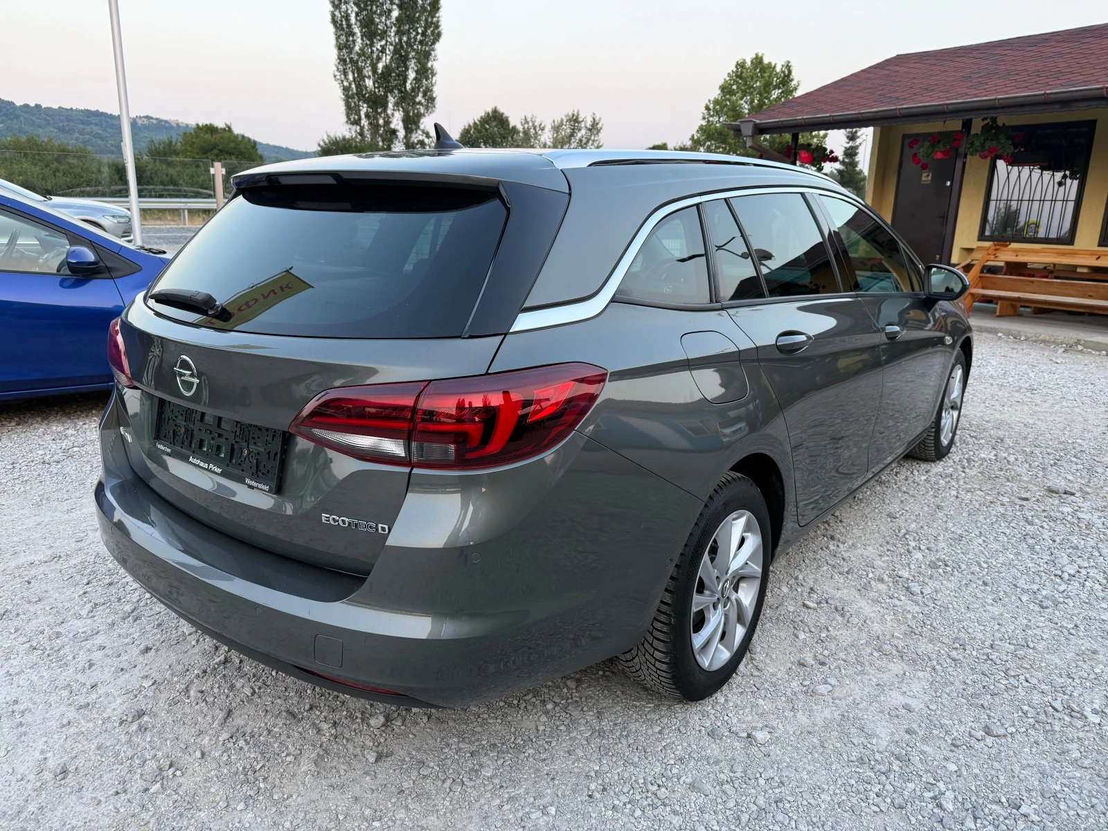 Opel Astra 1.6 CDTI !! НАВИ !! КАМЕРА !! РЕАЛНИ КМ. !! - изображение 5