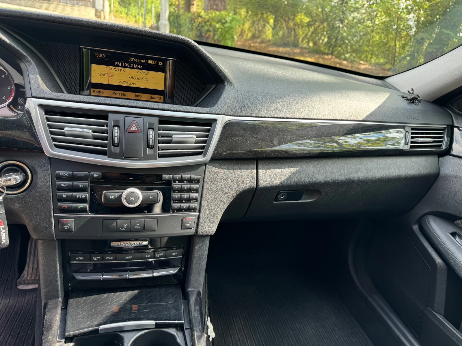 Mercedes-Benz E 300 CDI 7G TRONIC PLUS - изображение 8