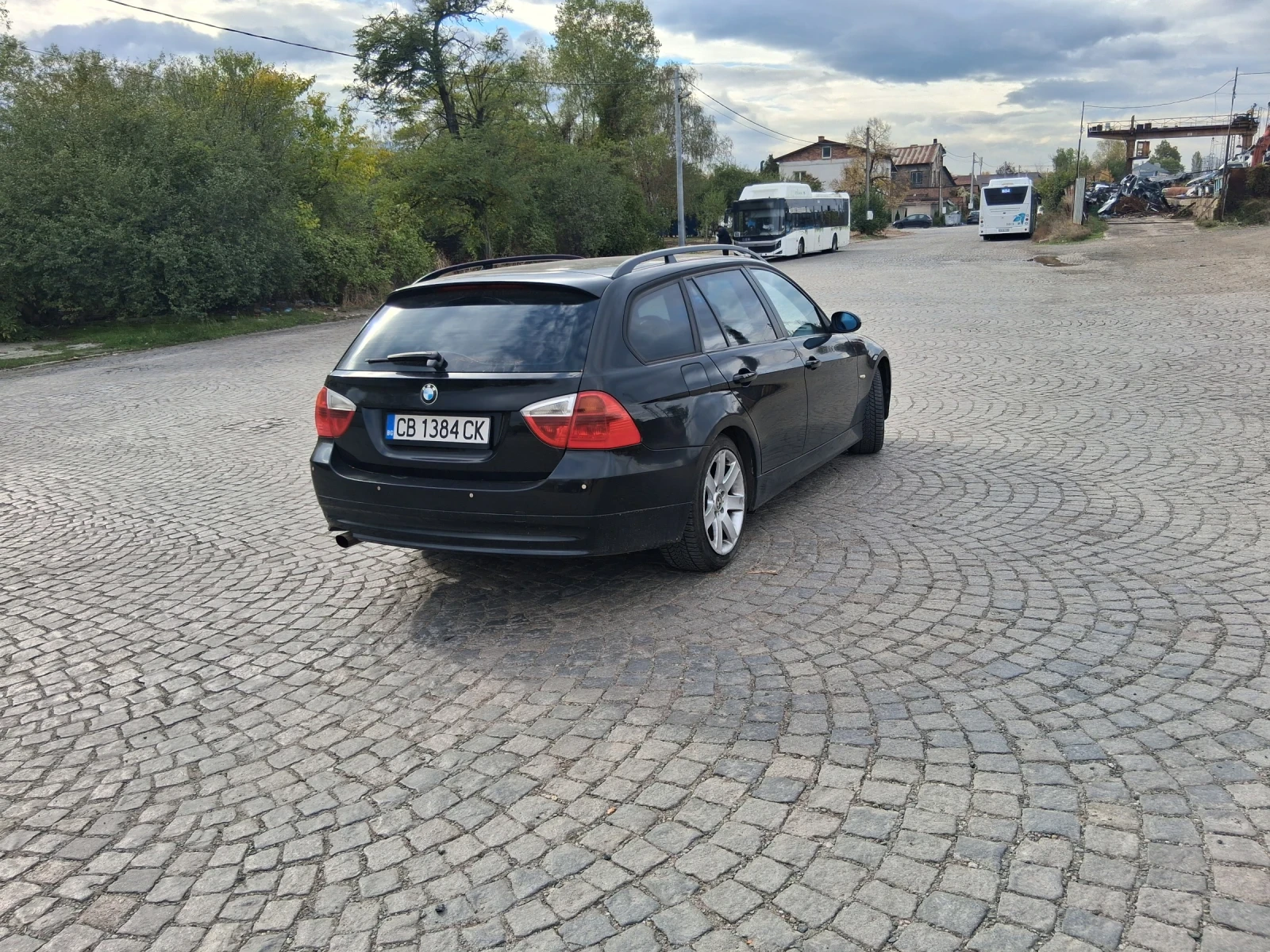 BMW 318 318d - изображение 2