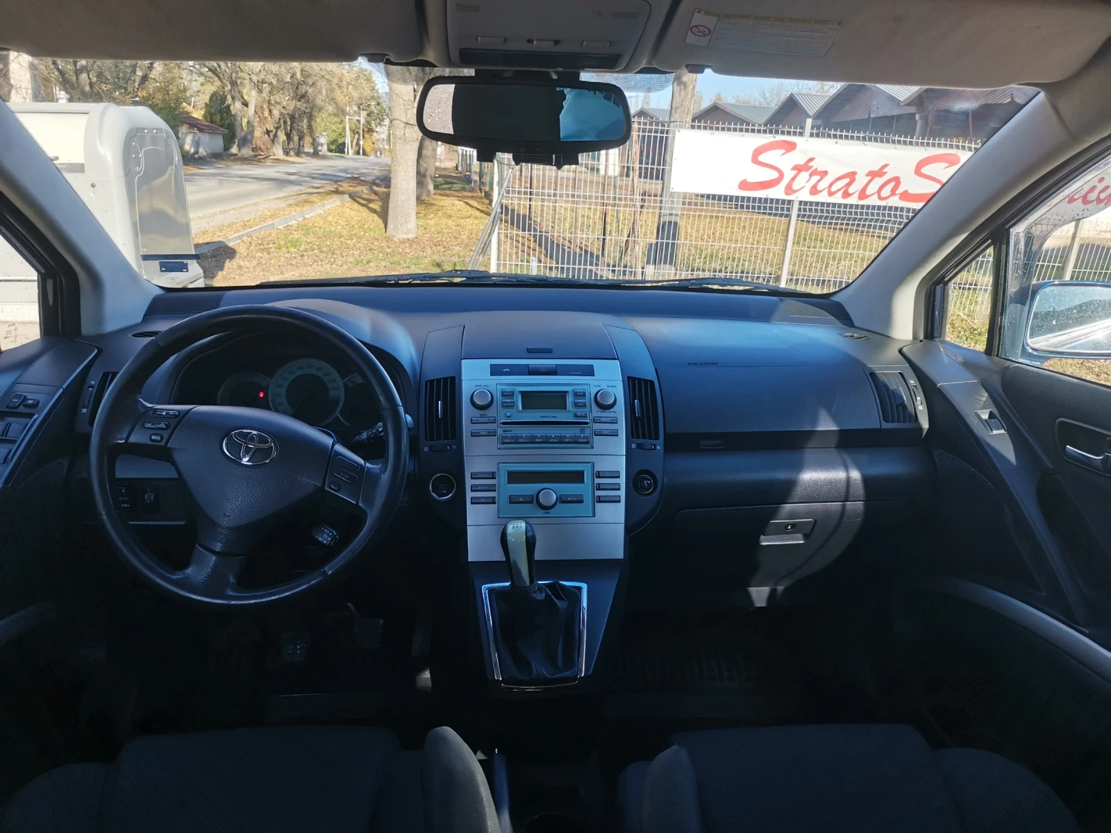 Toyota Corolla verso  - изображение 9