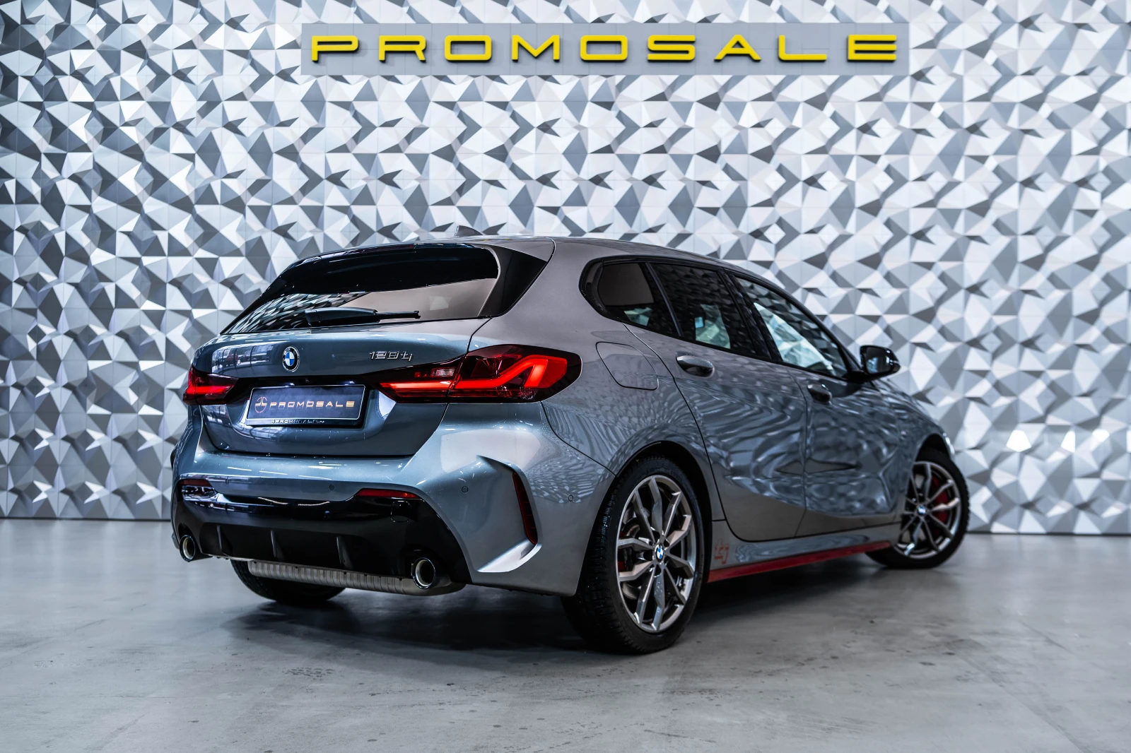 BMW 128 Ti * Msport* Pano - изображение 4