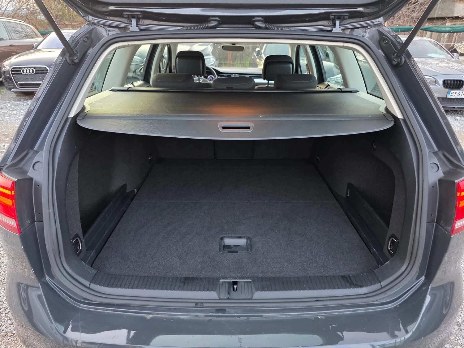 VW Passat 1.6TDI 120K.C.///  | Mobile.bg   13