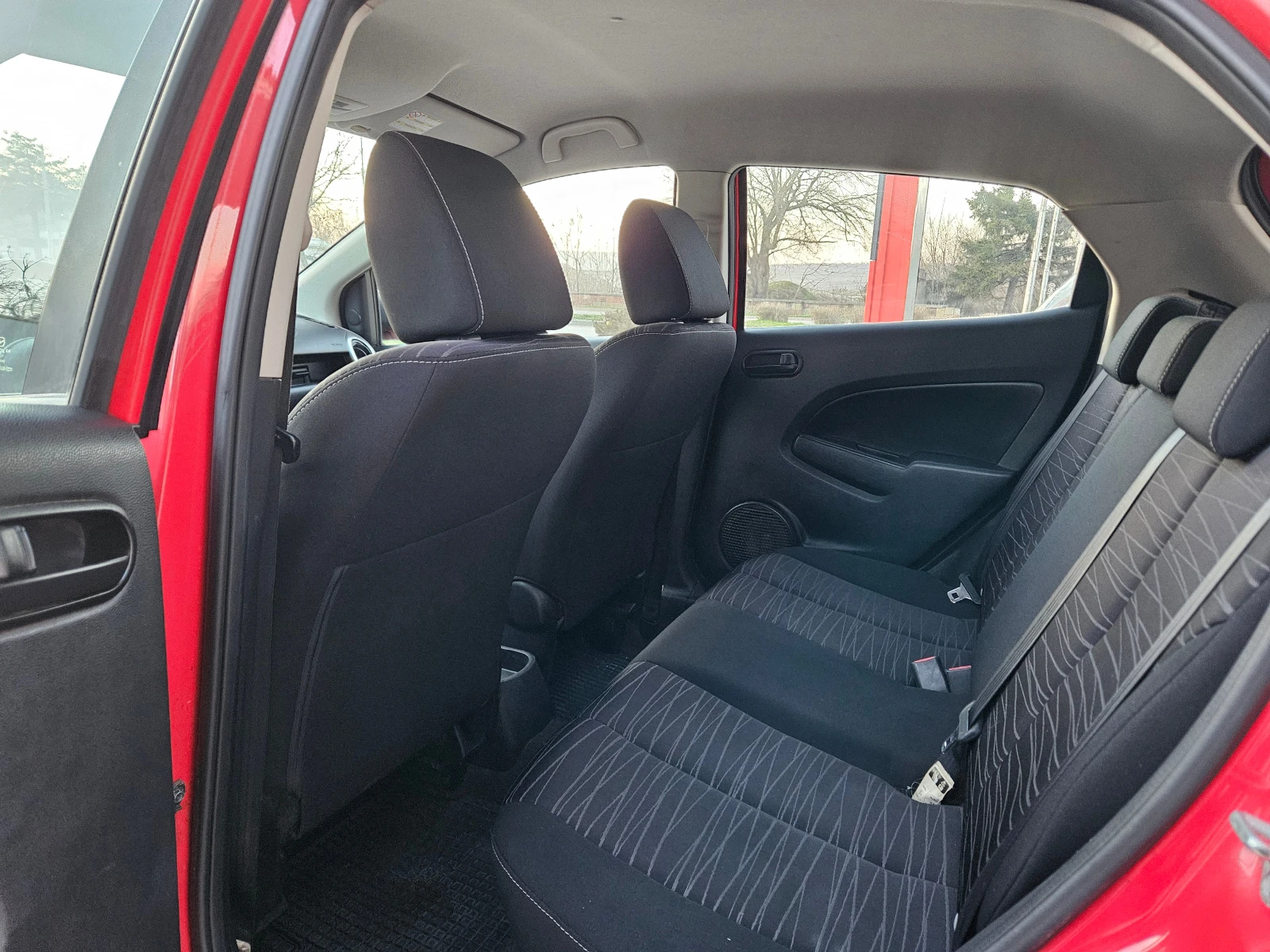 Mazda 2 1.3, 86к.с., 167х.км.!, снимка 10 - Автомобили и джипове - 53818873