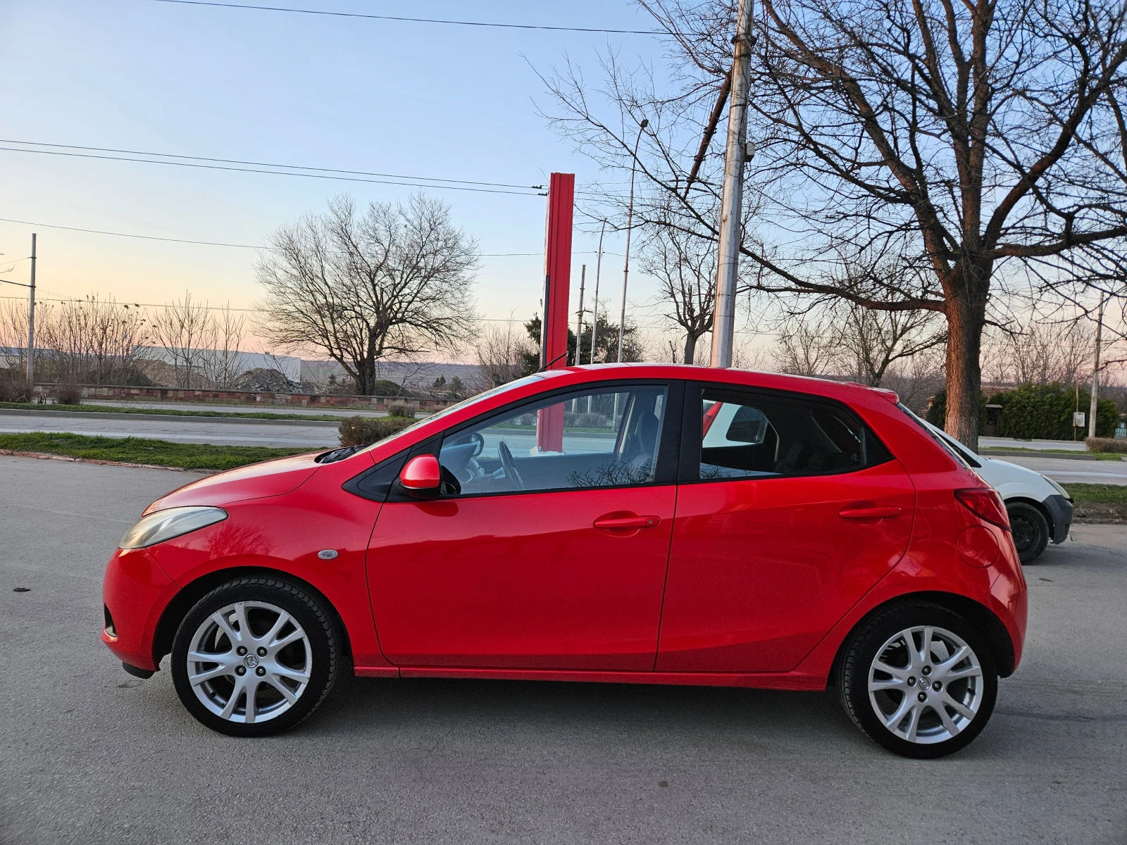 Mazda 2 1.3, 86к.с., 167х.км.!, снимка 9 - Автомобили и джипове - 53818873