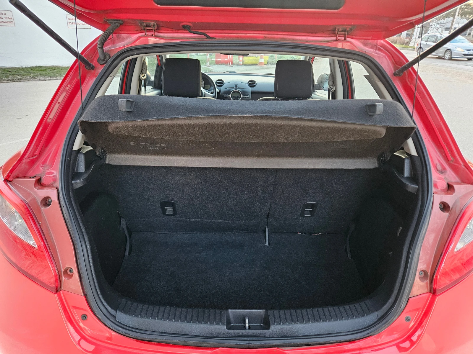 Mazda 2 1.3, 86к.с., 167х.км.!, снимка 7 - Автомобили и джипове - 53818873