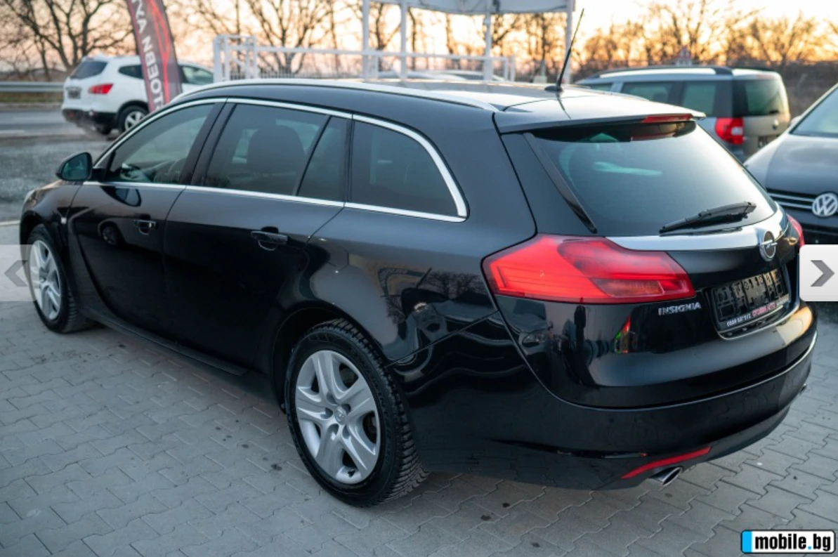 Opel Insignia Sports Tourer, снимка 5 - Автомобили и джипове - 54292208