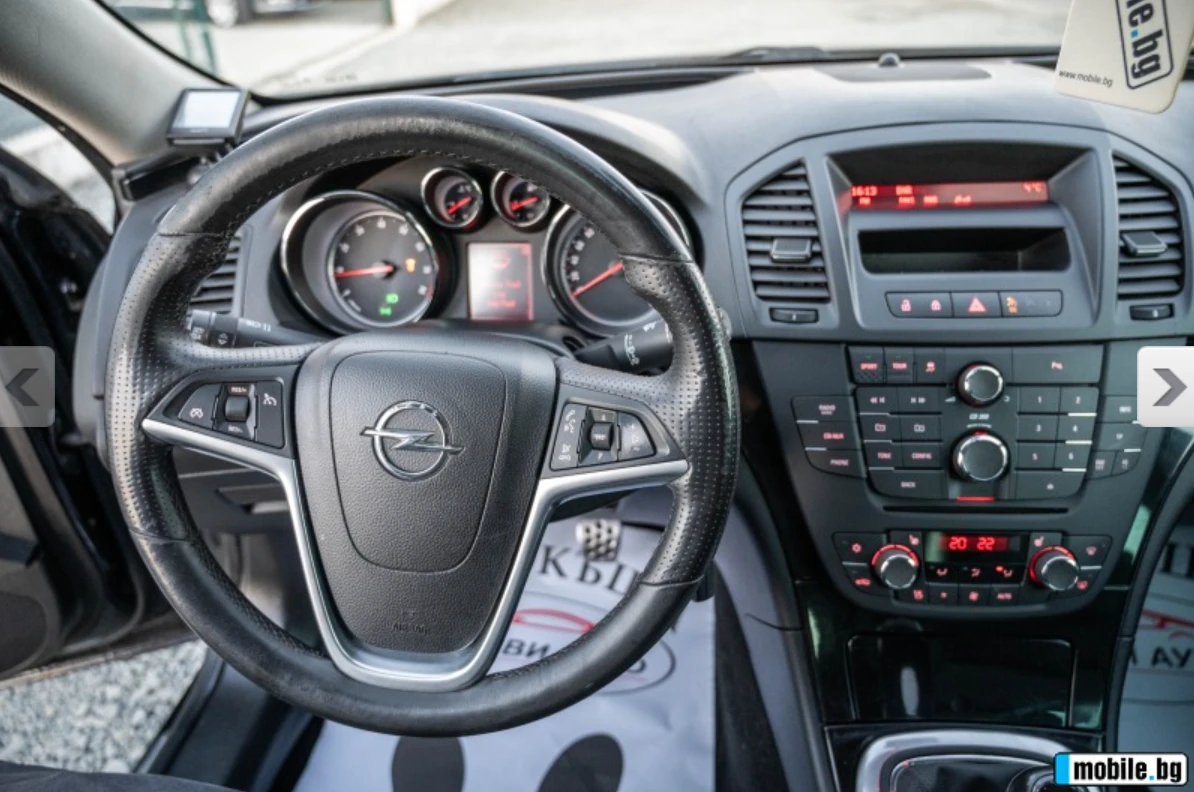 Opel Insignia Sports Tourer, снимка 12 - Автомобили и джипове - 54292208
