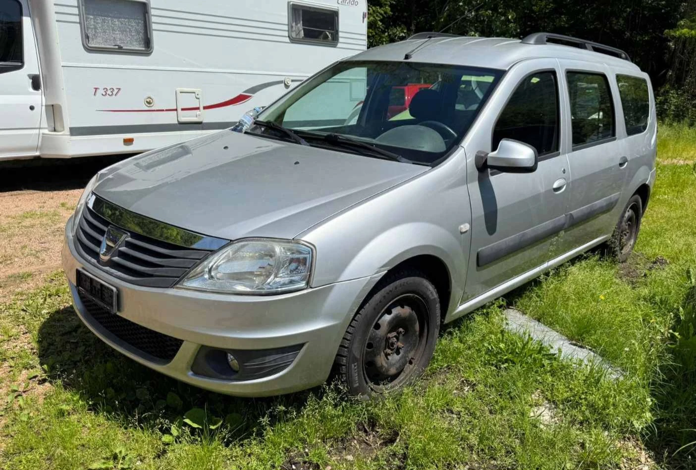 Dacia Logan 1.5 DCI, снимка 9 - Автомобили и джипове - 54369675