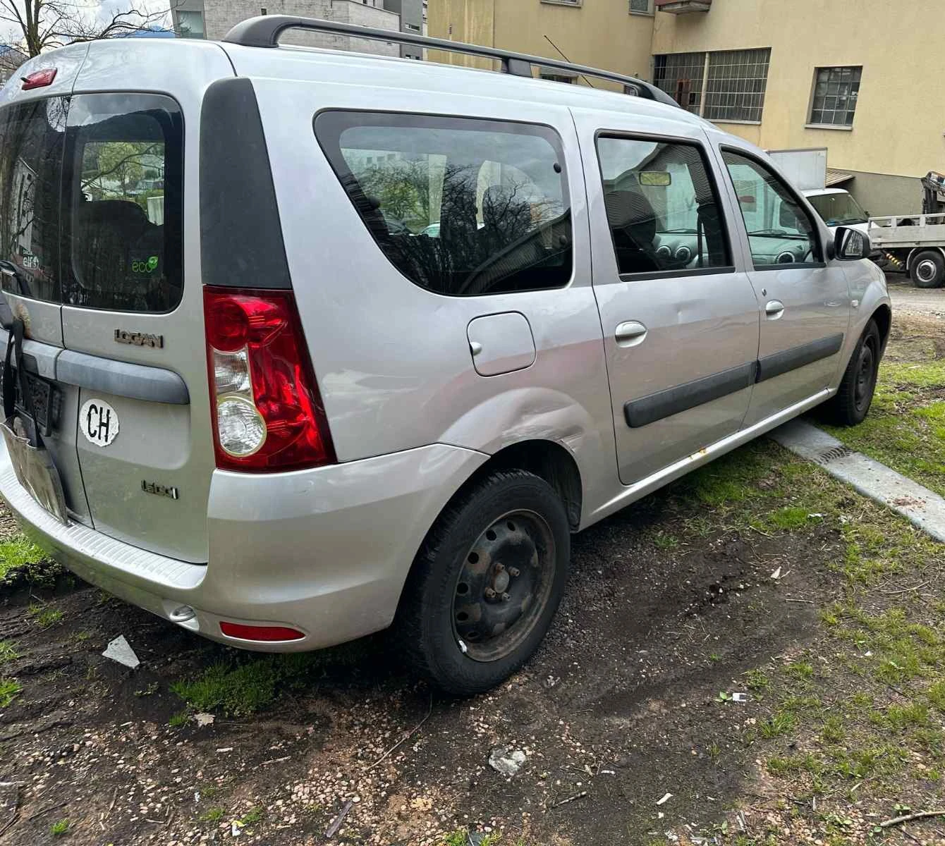 Dacia Logan 1.5 DCI, снимка 14 - Автомобили и джипове - 54369675