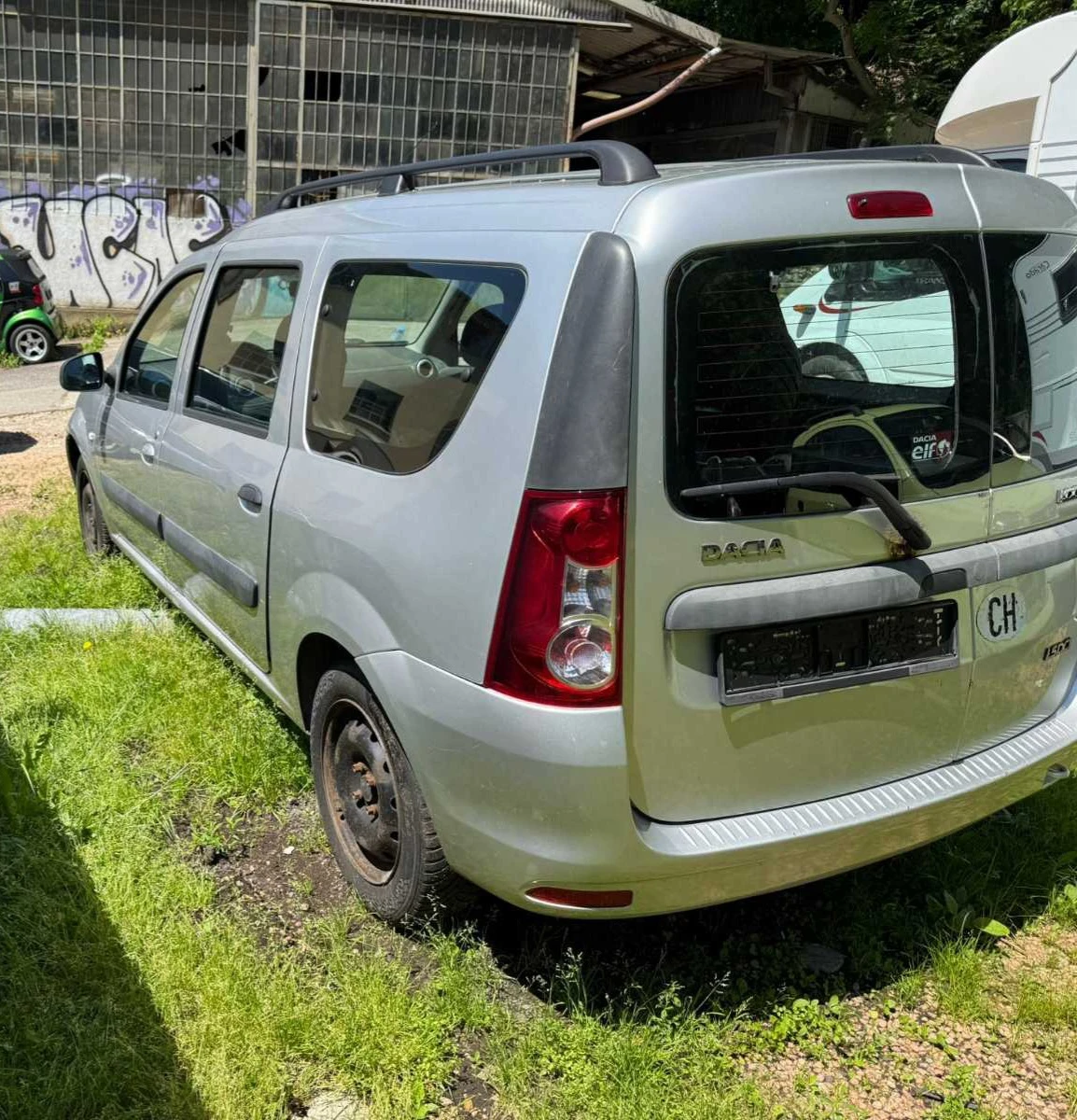 Dacia Logan 1.5 DCI, снимка 4 - Автомобили и джипове - 54369675