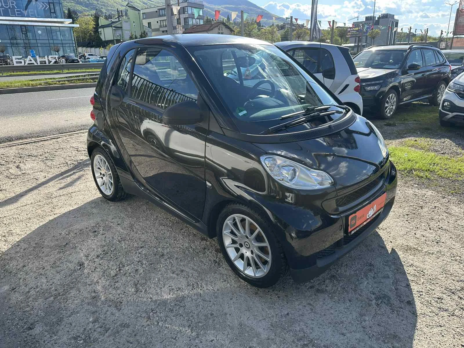 Smart Fortwo 1.0I Kлиматик Панорама , снимка 2 - Автомобили и джипове - 54415978