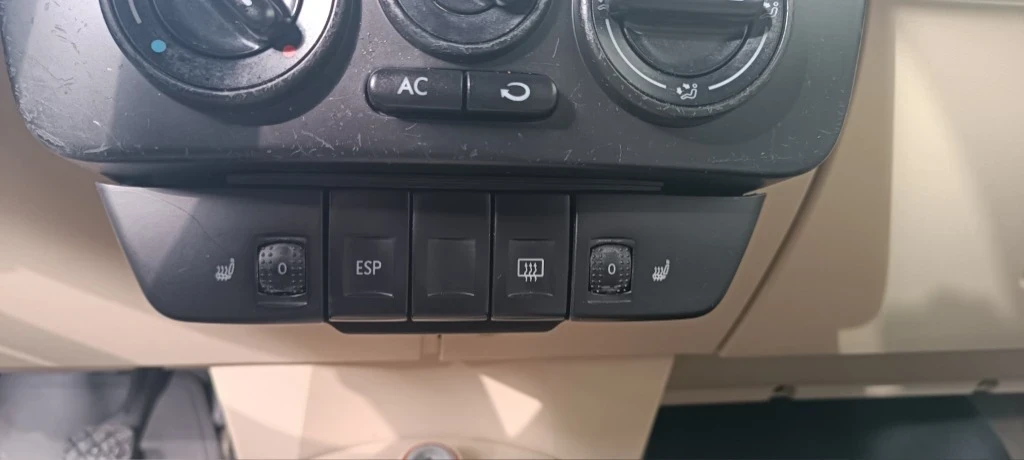 VW Beetle 1.9 TDI* 101КС* КЛИМАТИК* ПОДГРЕВ* , снимка 5 - Автомобили и джипове - 54668813