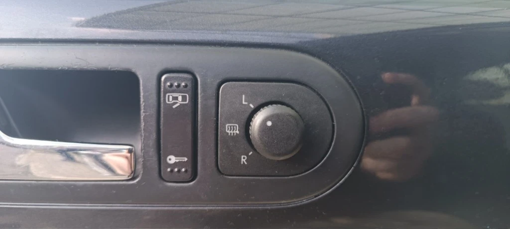 VW Beetle 1.9 TDI* 101КС* КЛИМАТИК* ПОДГРЕВ* , снимка 4 - Автомобили и джипове - 54668813
