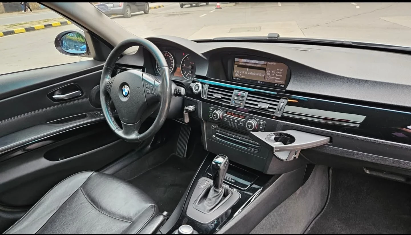 BMW 320 2 ка 163 + + 2008 година , снимка 11 - Автомобили и джипове - 55206473
