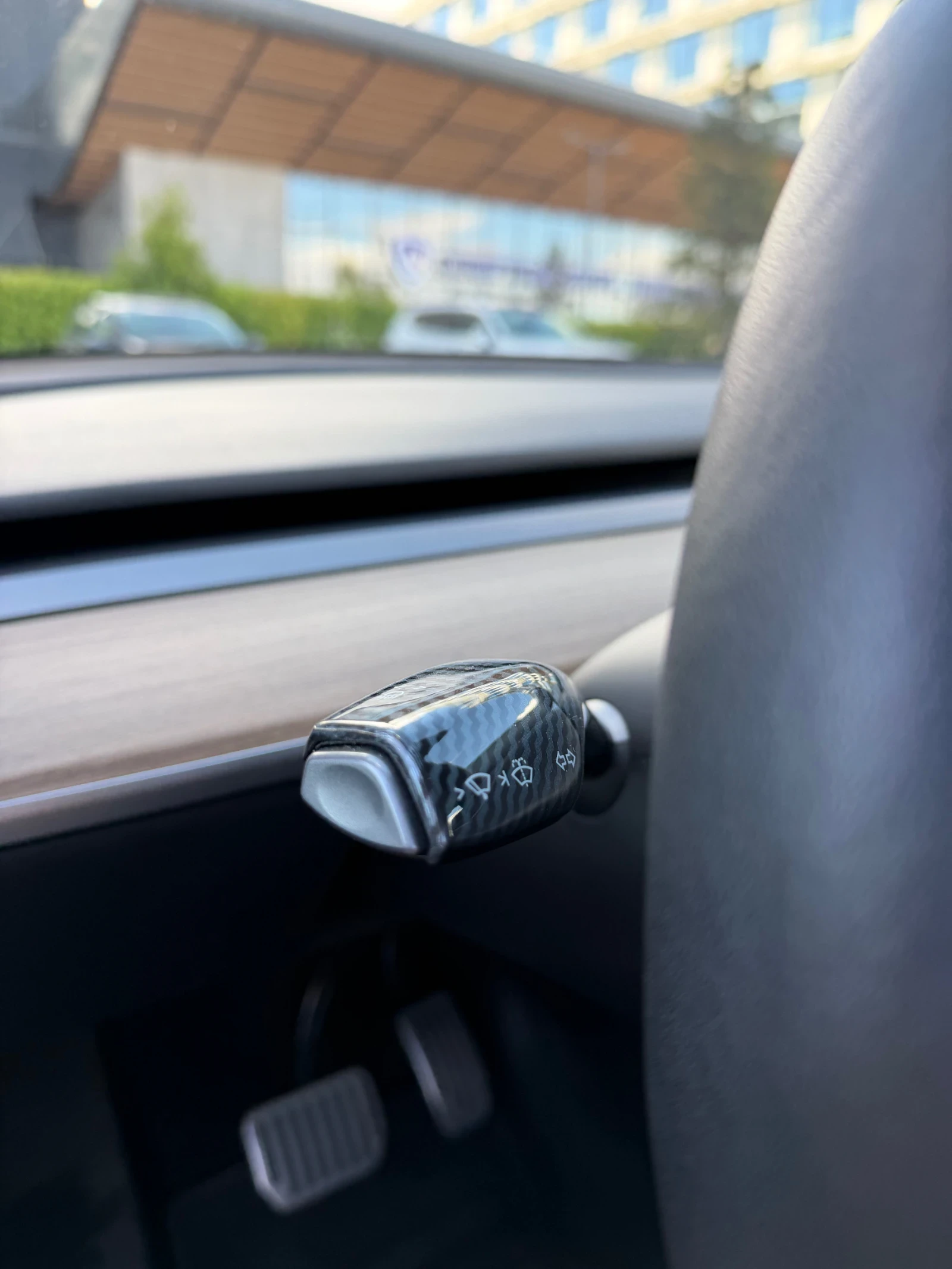 Tesla Model Y 2024 / FSD 4 / 61000км / Гаранция, снимка 14 - Автомобили и джипове - 56265686