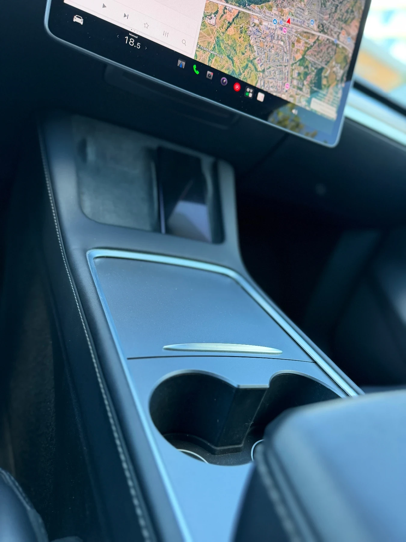 Tesla Model Y 2024 / FSD 4 / 61000км / Гаранция, снимка 13 - Автомобили и джипове - 56265686