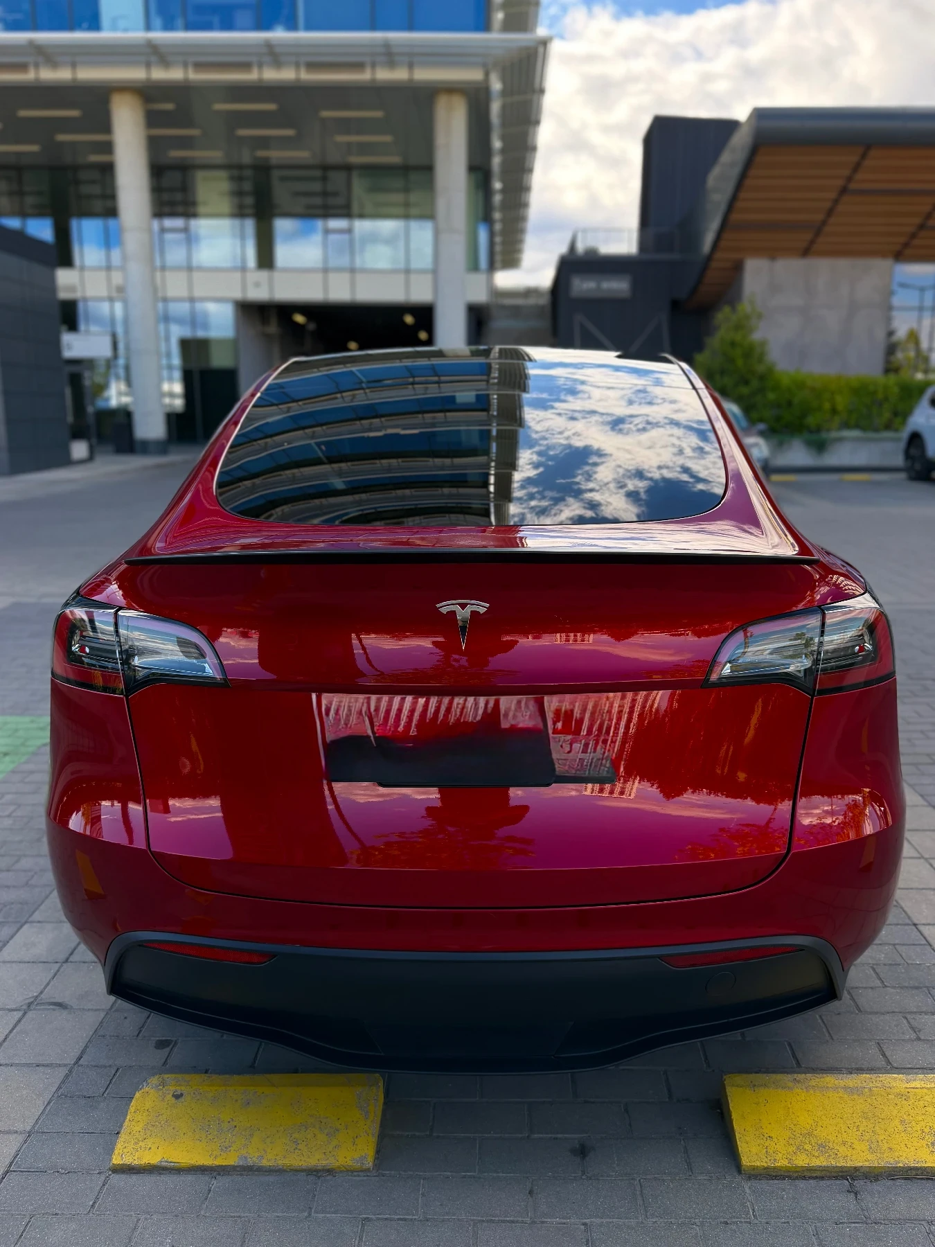 Tesla Model Y 2024 / FSD 4 / 61000км / Гаранция, снимка 2 - Автомобили и джипове - 56265686