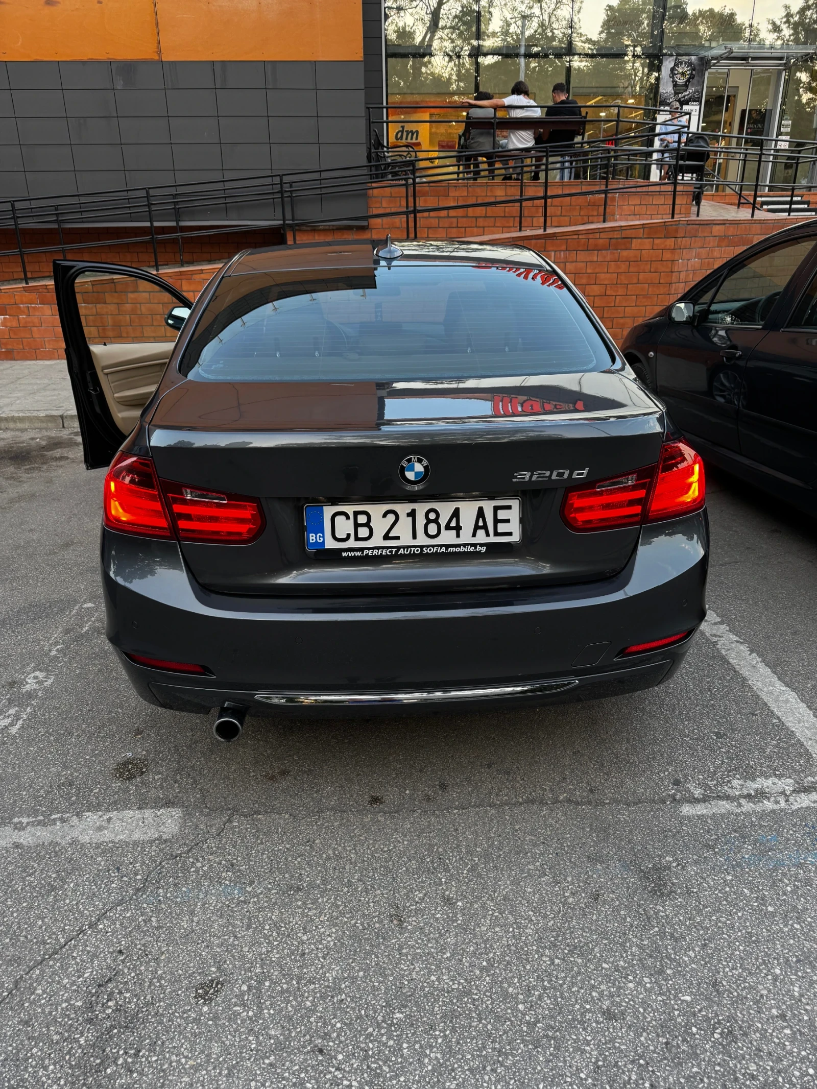 BMW 320, снимка 4 - Автомобили и джипове - 56299785