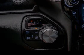 Dodge RAM 1500 5.7 HEMI V8/Crew Cab Long/4WD/Камера/Подгрев, снимка 8