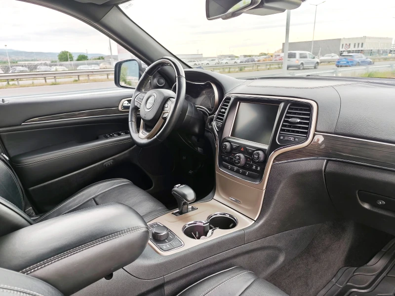 Jeep Grand cherokee 3.6i OVERLAND, снимка 7 - Автомобили и джипове - 50245762