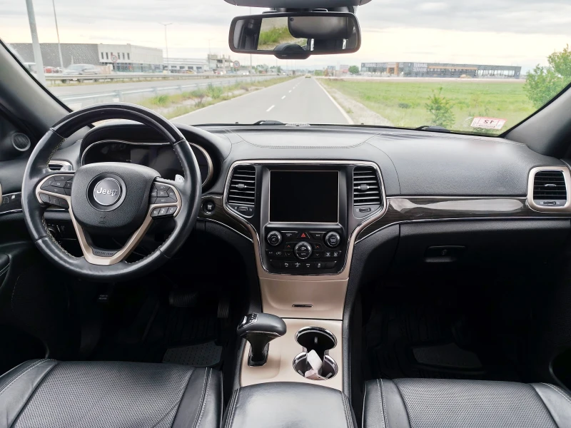 Jeep Grand cherokee 3.6i OVERLAND, снимка 8 - Автомобили и джипове - 50245762