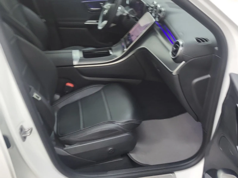 Mercedes-Benz GLC 300 * * CARFAX * * АВТО КРЕДИТ * * , снимка 12 - Автомобили и джипове - 52435240