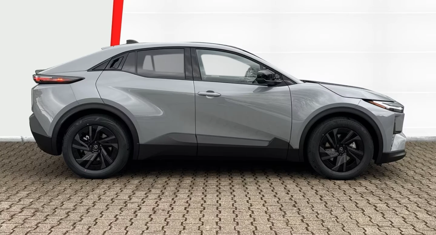 Toyota C-HR ELECTRIC* TEAMPLAYER* DISTR* KEYLESS* CAMERA* CARP, снимка 3 - Автомобили и джипове - 53982444