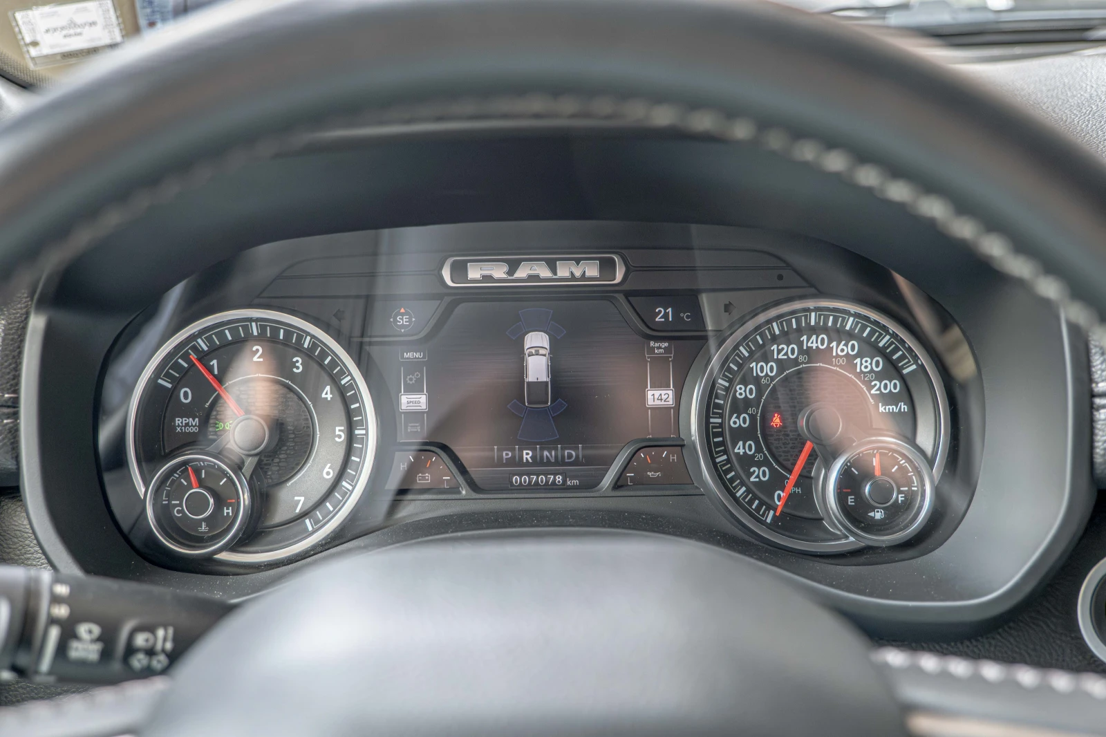 Dodge RAM 1500 5.7 HEMI V8/Crew Cab Long/4WD/Камера/Подгрев, снимка 12 - Автомобили и джипове - 54000439