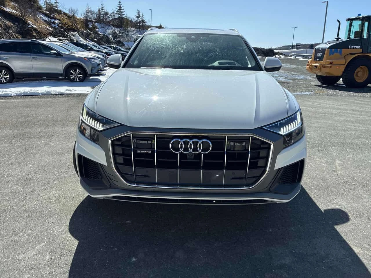 Audi Q8 Technik/MATRIX/ПАНОРАМА/ДИСТРОНИК/360/ОБДУХВАНЕ, снимка 2 - Автомобили и джипове - 54348013