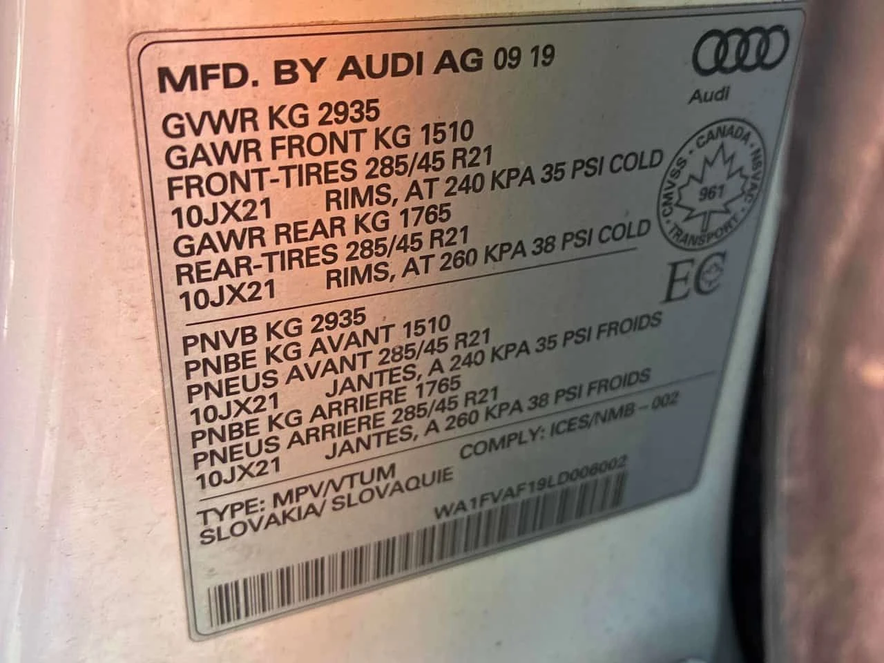 Audi Q8 Technik/MATRIX/ПАНОРАМА/ДИСТРОНИК/360/ОБДУХВАНЕ, снимка 17 - Автомобили и джипове - 54348013