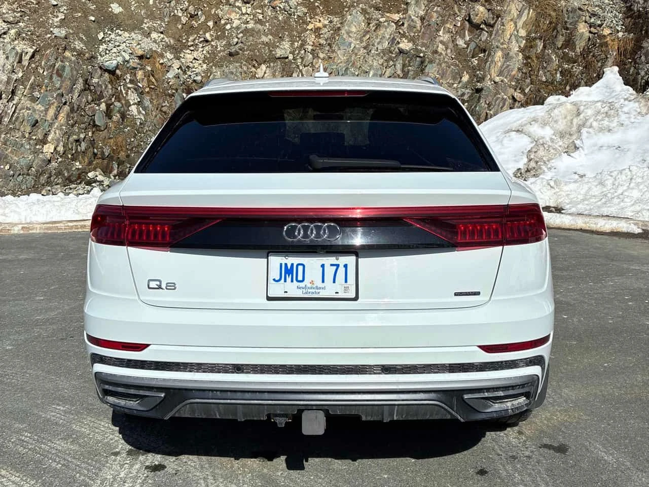 Audi Q8 Technik/MATRIX/ПАНОРАМА/ДИСТРОНИК/360/ОБДУХВАНЕ, снимка 5 - Автомобили и джипове - 54348013