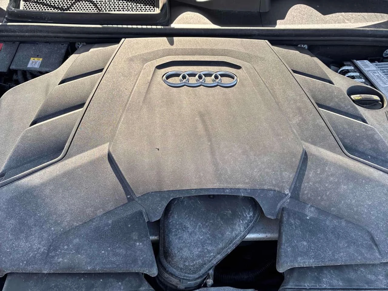 Audi Q8 Technik/MATRIX/ПАНОРАМА/ДИСТРОНИК/360/ОБДУХВАНЕ, снимка 15 - Автомобили и джипове - 54348013