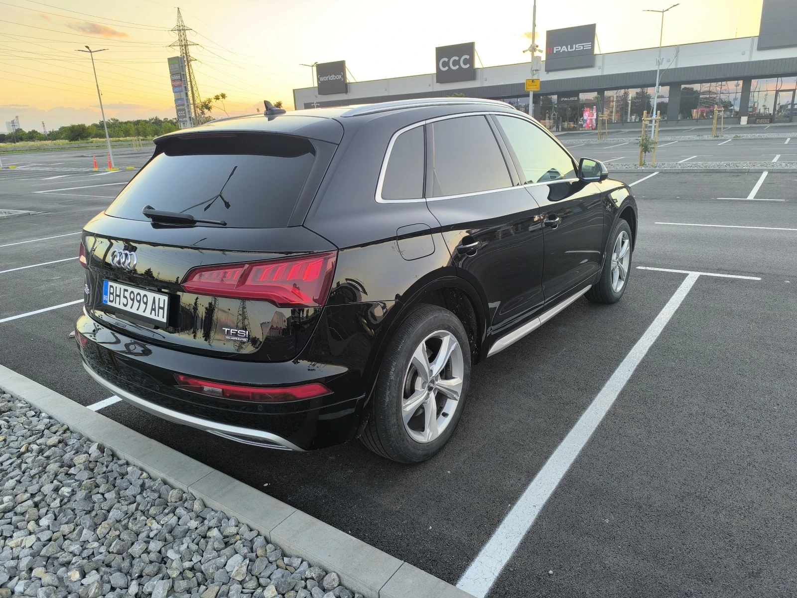 Audi Q5 Premium , снимка 9 - Автомобили и джипове - 54976646