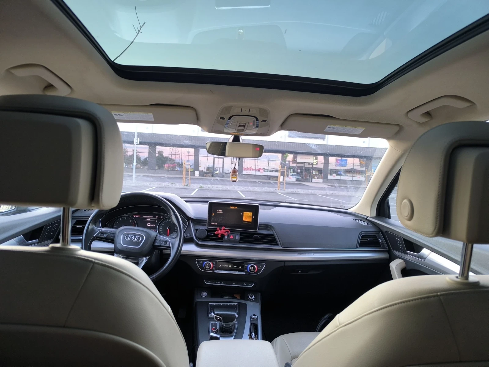 Audi Q5 Premium , снимка 10 - Автомобили и джипове - 54976646