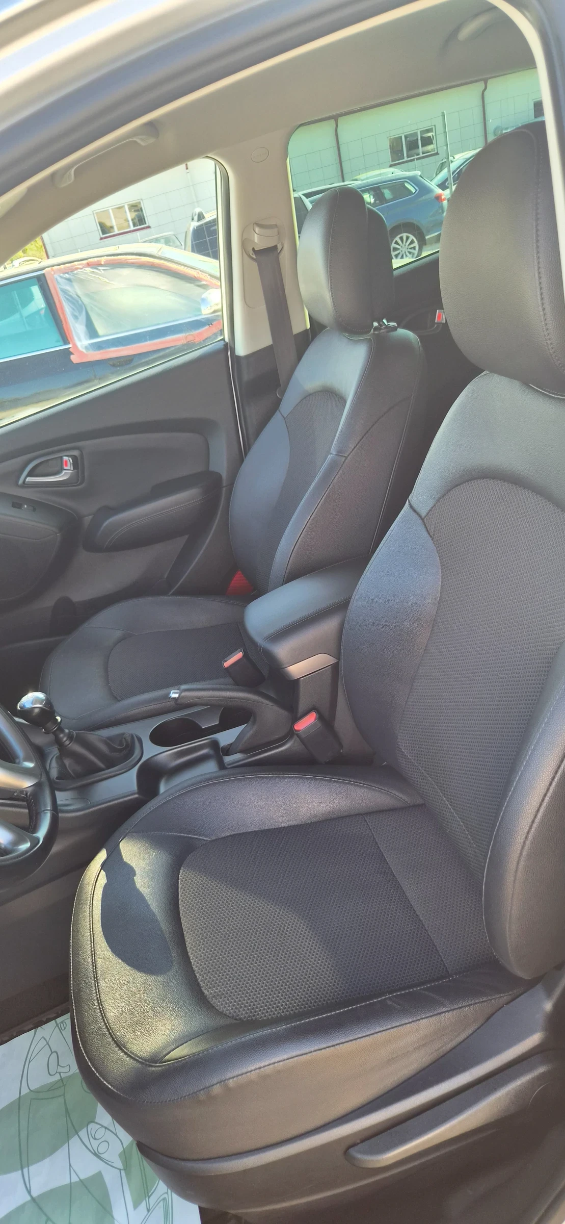 Hyundai IX35 1.6 i, снимка 6 - Автомобили и джипове - 56375213