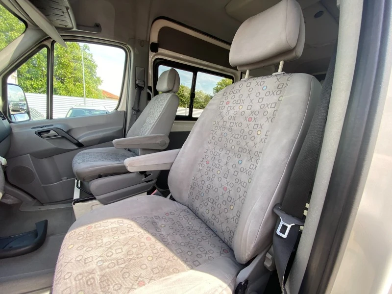 VW Crafter 2.5TDI* 7+ 1* Клима* Пътнически* Инвалидна платфор, снимка 6 - Бусове и автобуси - 46681854